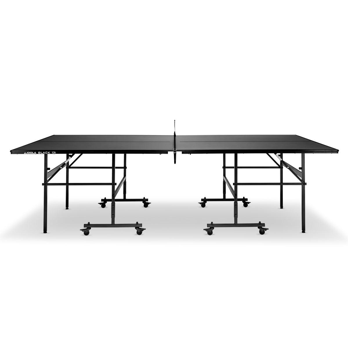 Rückansicht des JOOLA Tischtennisplatte BLACK 13i + TISCHTENNIS-SET BLACK DUO PRO, mit Sicht auf die Materialbeschaffenheit.